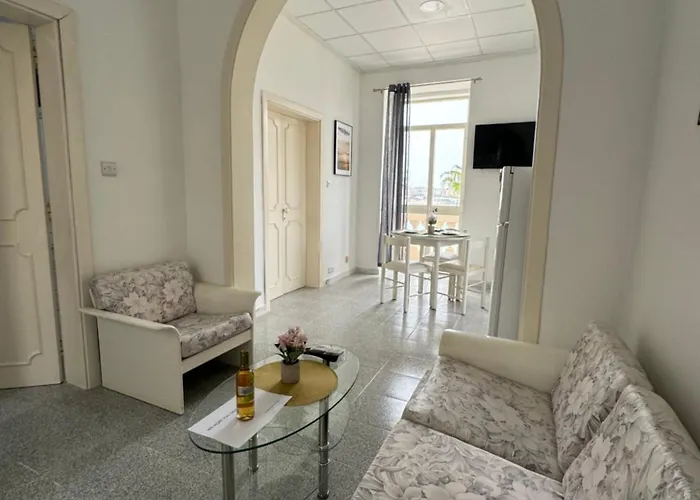 Front * Birżebbuġa